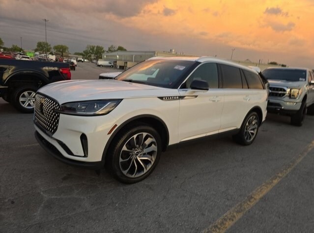 2025 Lincoln Aviator Reserve photo 2