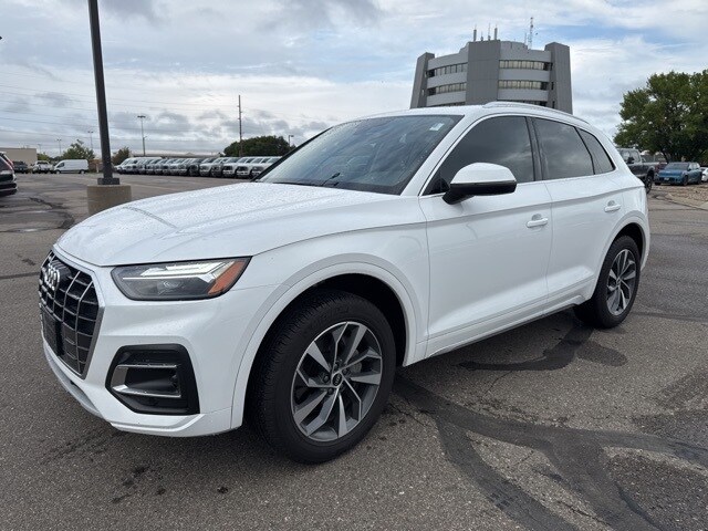 2021 Audi Q5 45 Premium photo 2