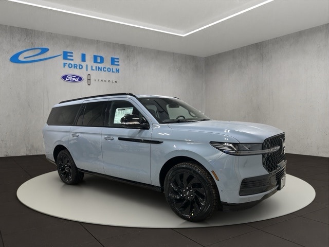 2025 Lincoln Navigator Reserve L's photo