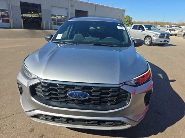 2024 Ford Escape ST-Line photo 3