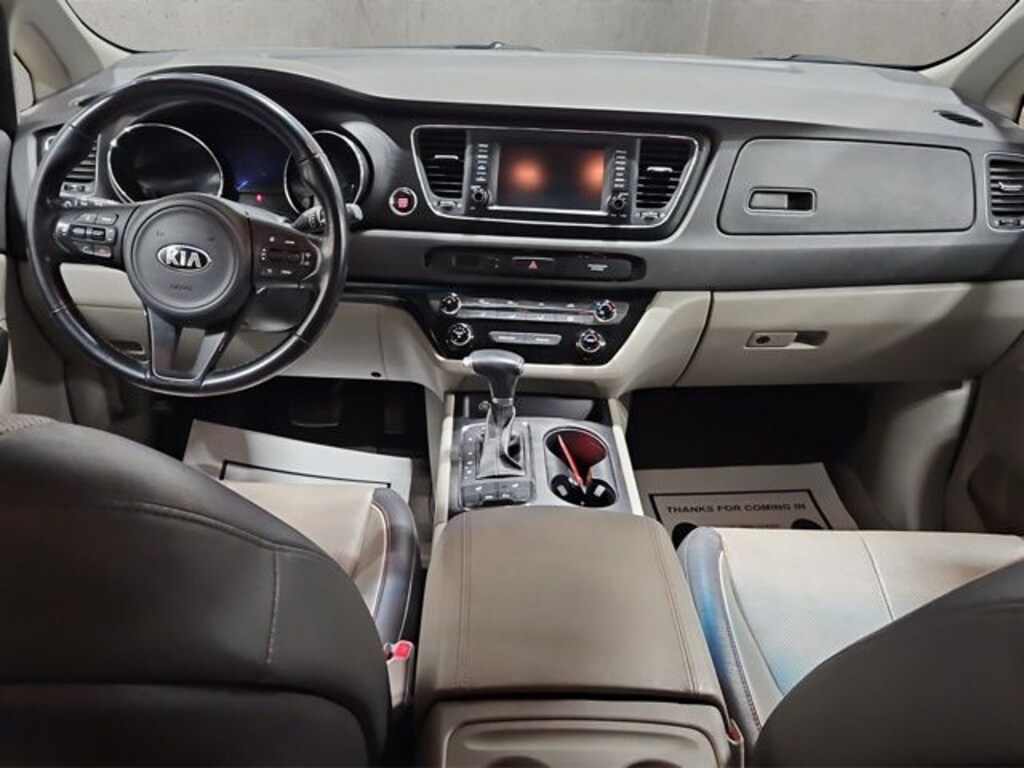 Used 2017 Kia Sedona LX Minivan/Van