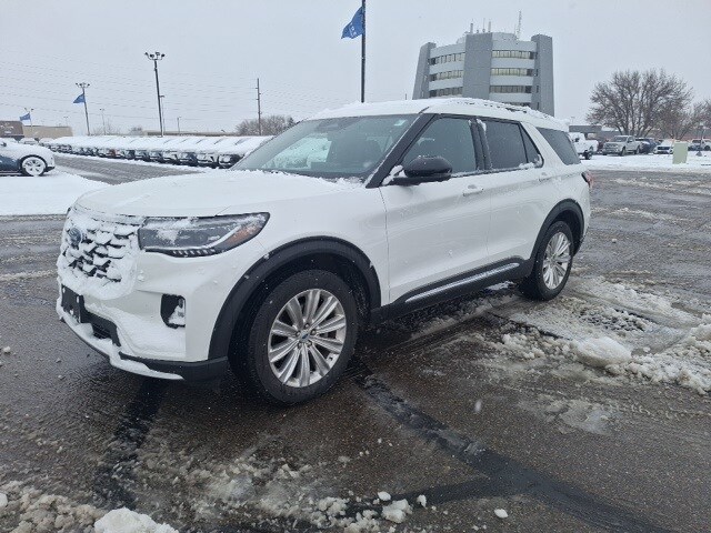 2025 Ford Explorer Platinum photo 2