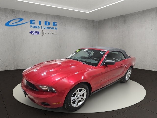 2012 Ford Mustang V6 Convertible photo 2