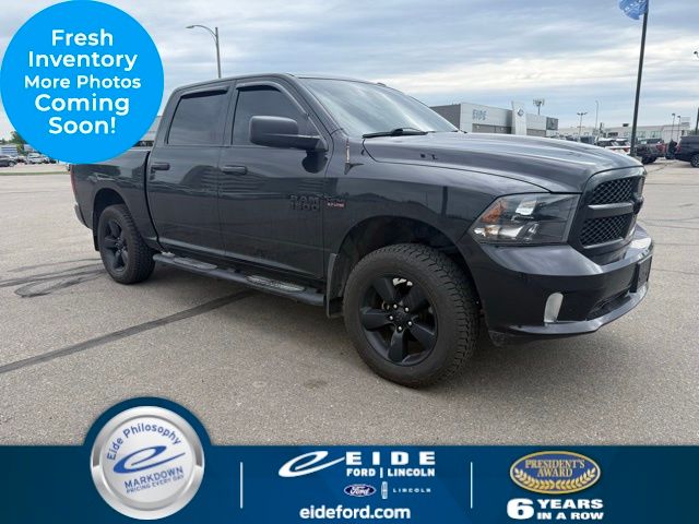 2017 RAM 1500 Express 4x4 Crew Cab 5'7's photo