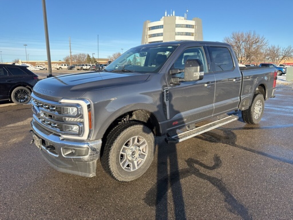 Used 2024 Ford F-250SD Lariat Truck