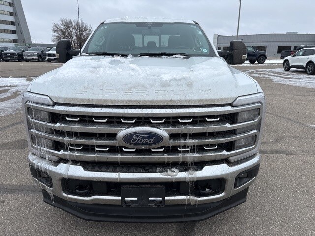 2024 Ford F-250 Lariat photo 2