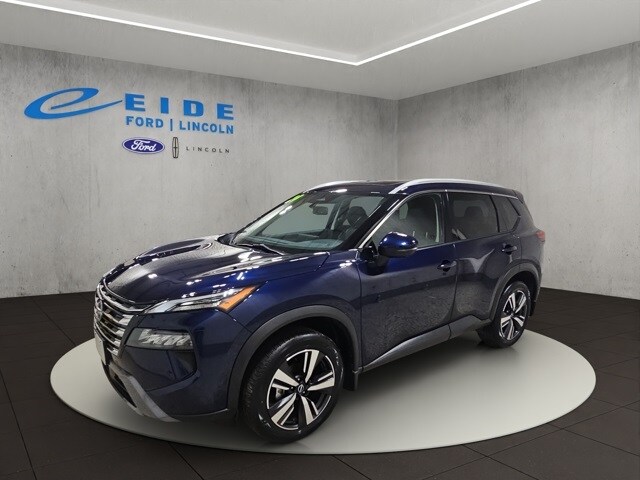 2024 Nissan Rogue SL photo 2