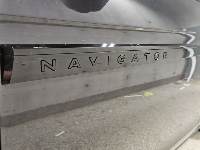 2027 Lincoln Navigator Reserve L - Photo 19