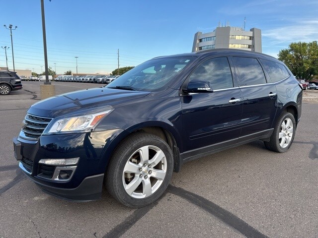 2016 Chevrolet Traverse 1LT photo 2