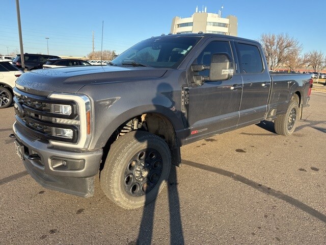 2024 Ford F-350 Lariat photo 2