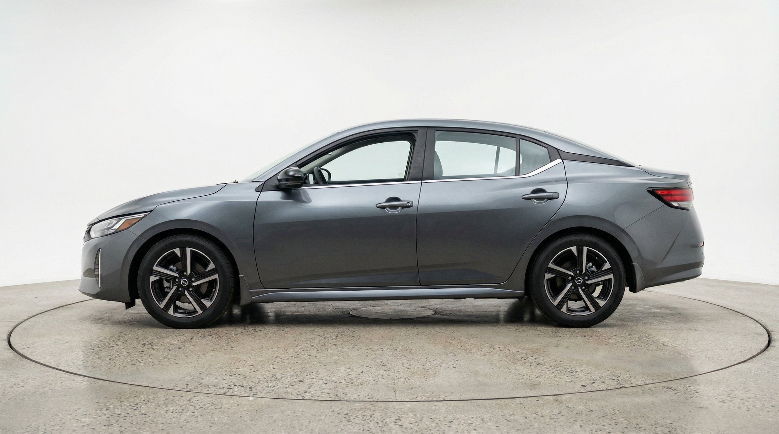 Thumbnail: 2025 Nissan Sentra - 5