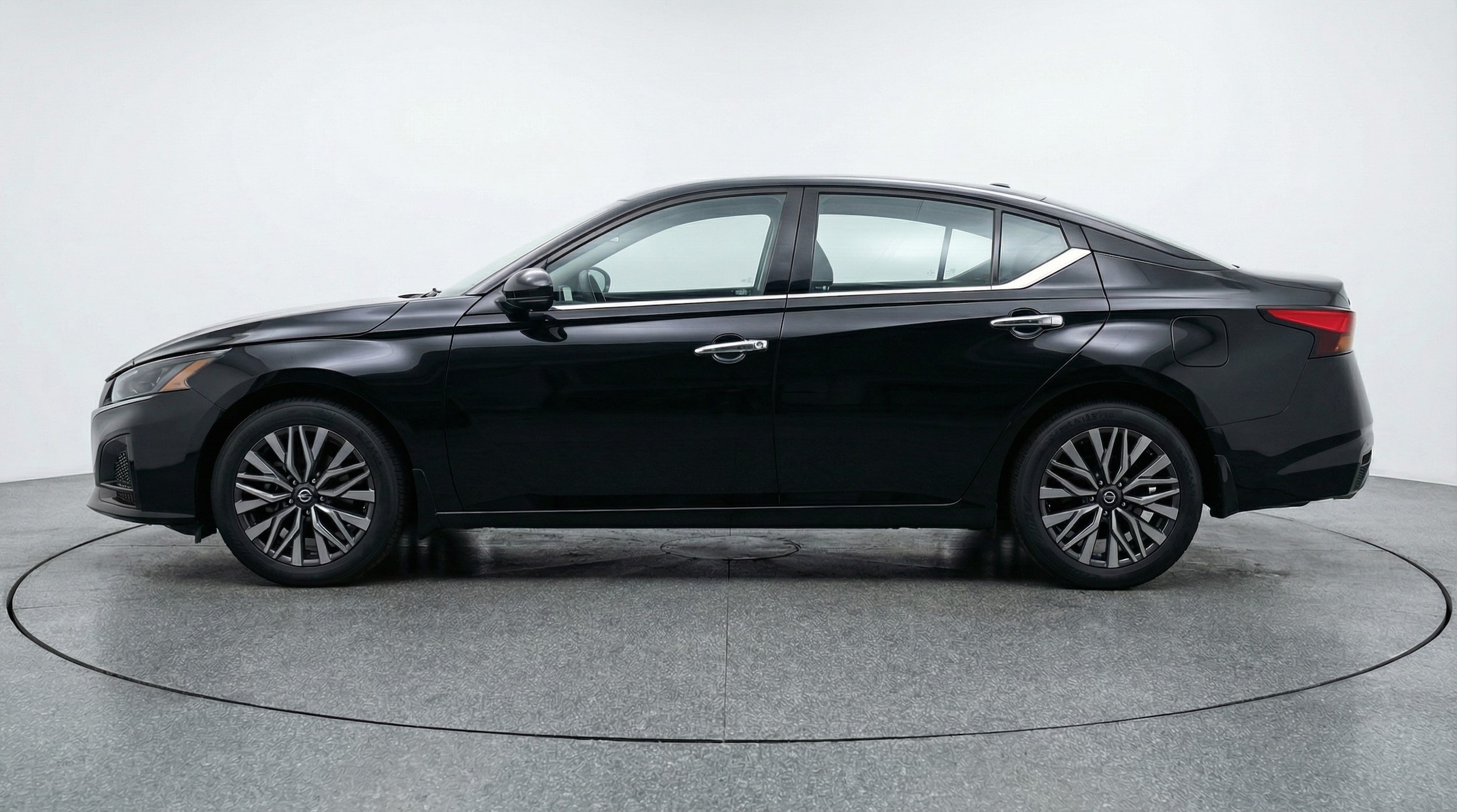 Thumbnail: 2025 Nissan Altima - 4