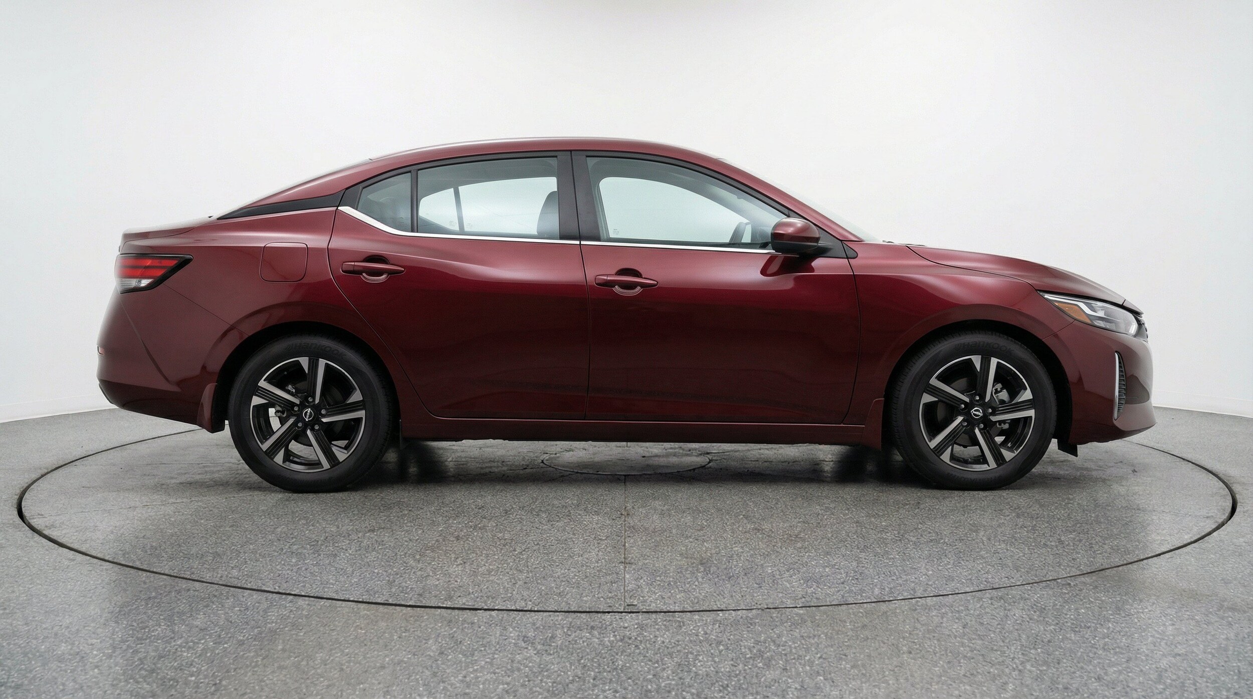 Thumbnail: 2025 Nissan Sentra - 10