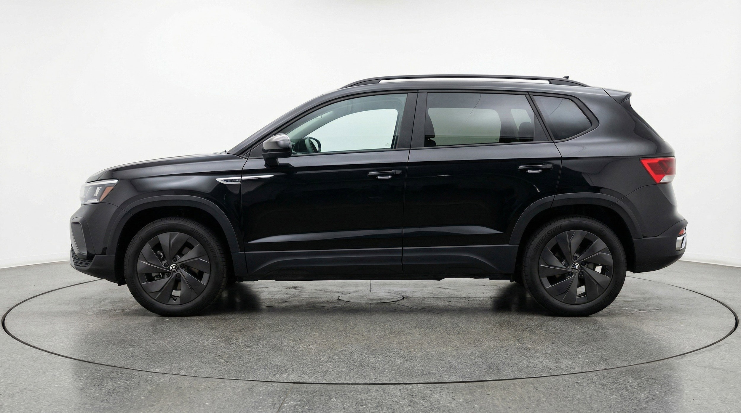 Thumbnail: 2025 Volkswagen Taos - 5