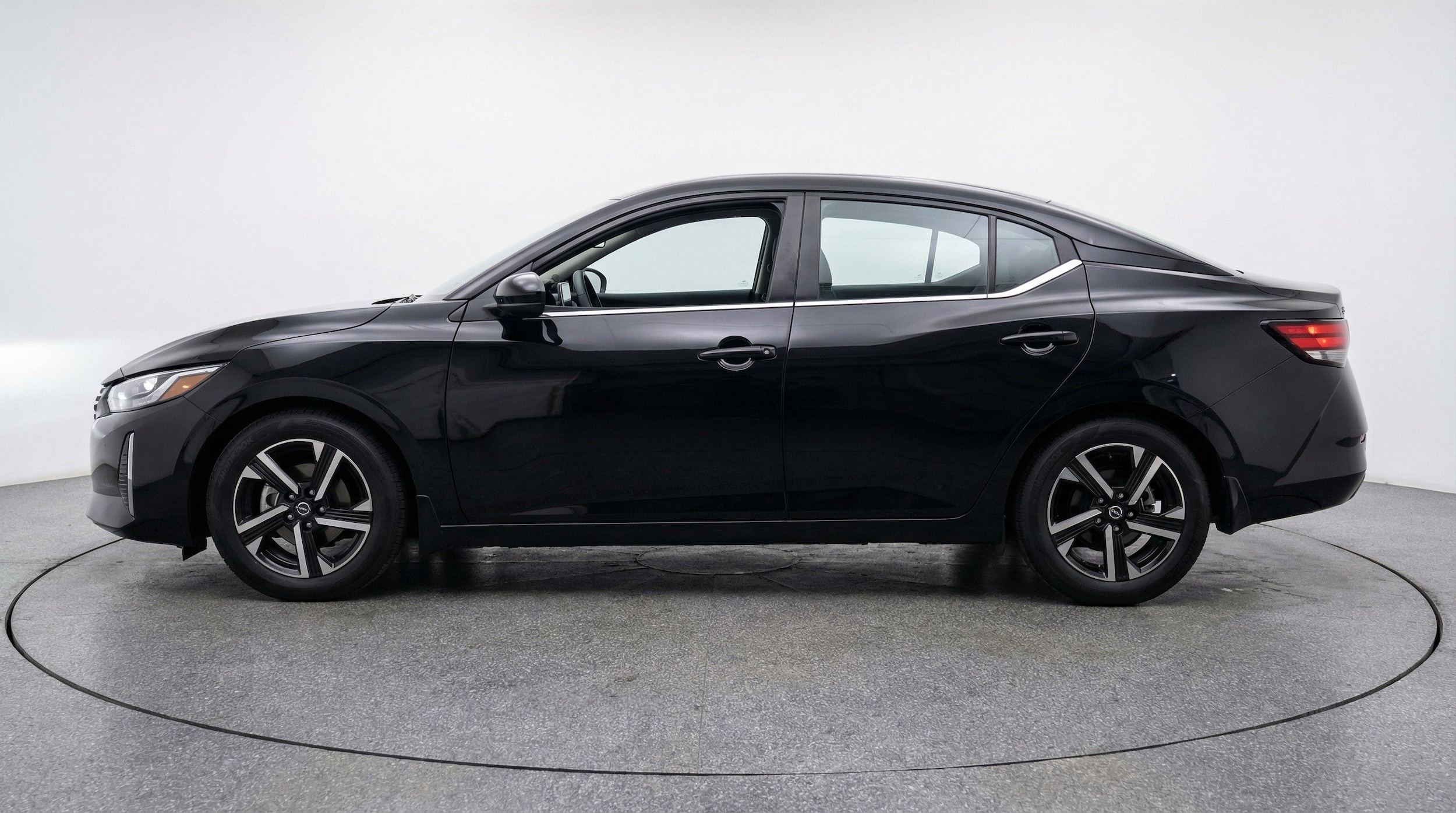 Thumbnail: 2025 Nissan Sentra - 5