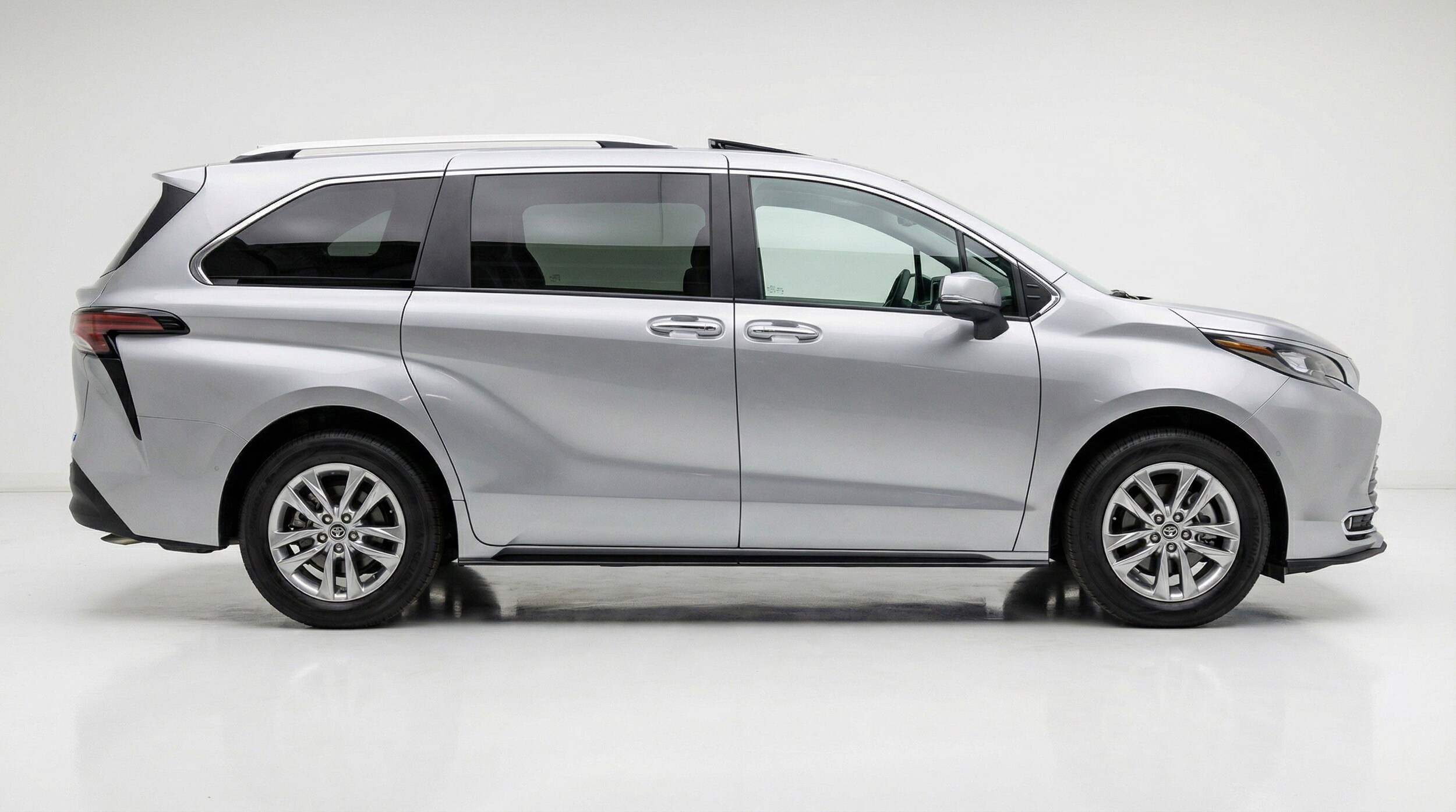 Thumbnail: 2024 Toyota Sienna - 11