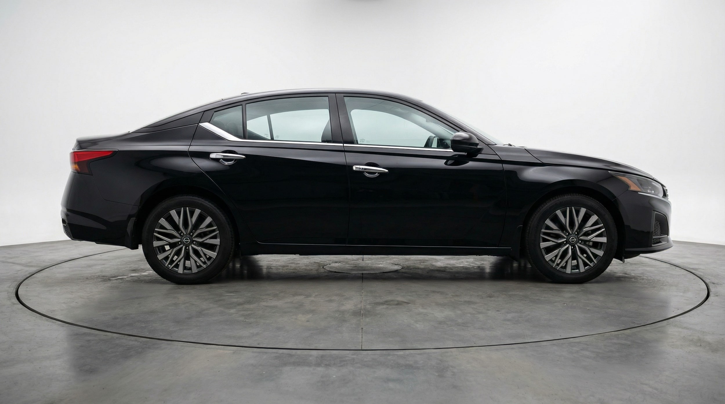 Thumbnail: 2025 Nissan Altima - 8