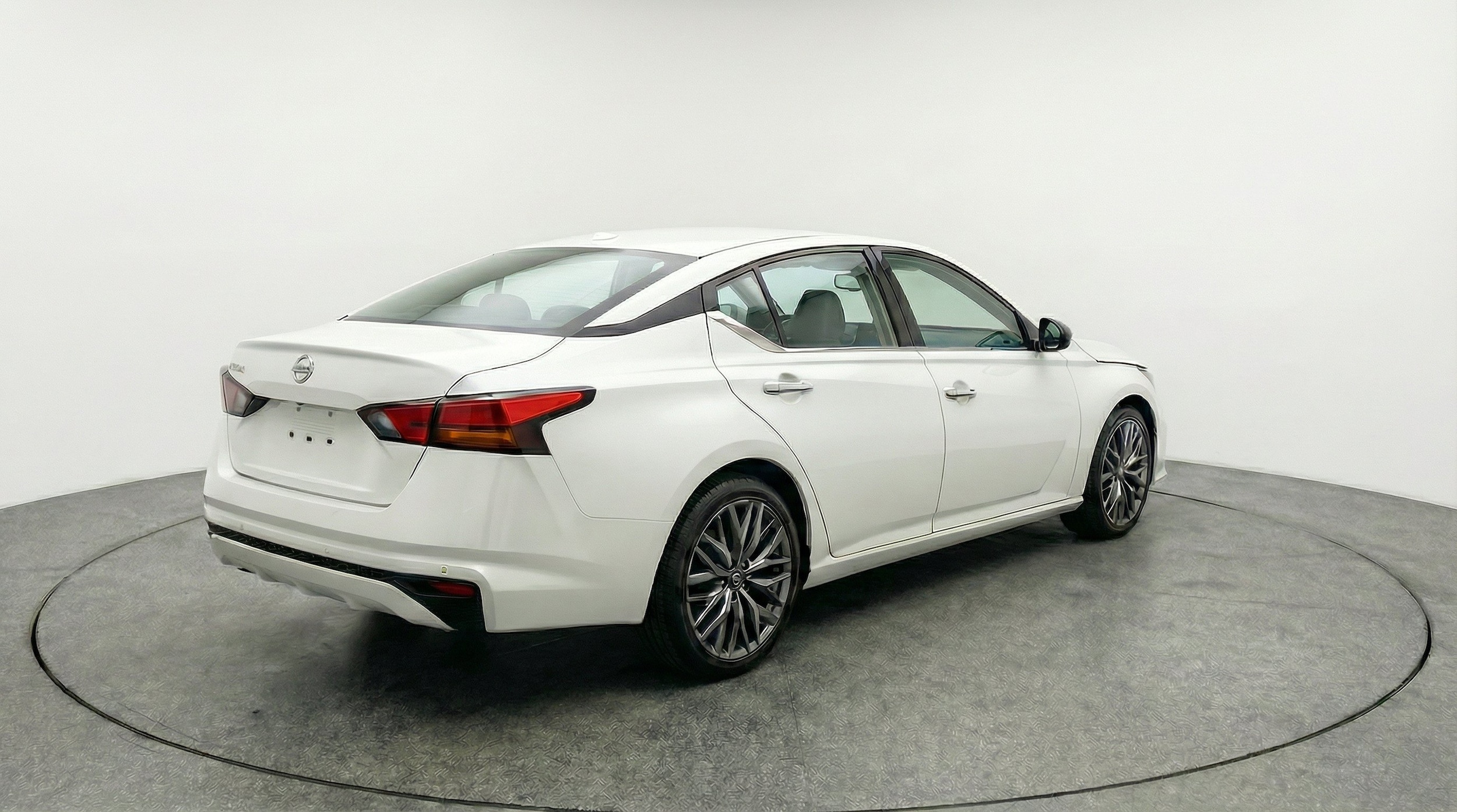 Thumbnail: 2025 Nissan Altima - 9