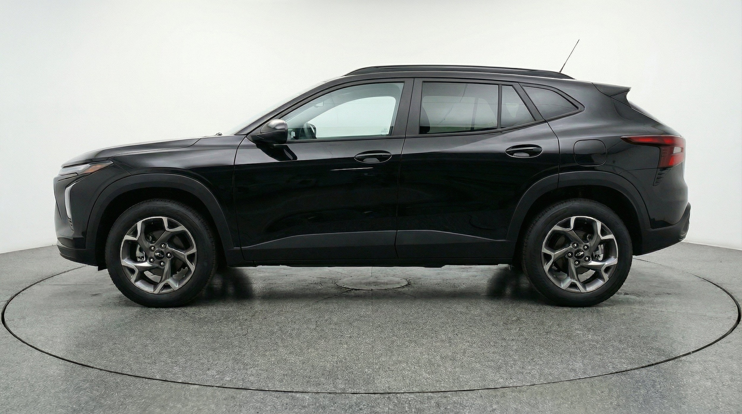 Thumbnail: 2025 Chevrolet Trax - 5