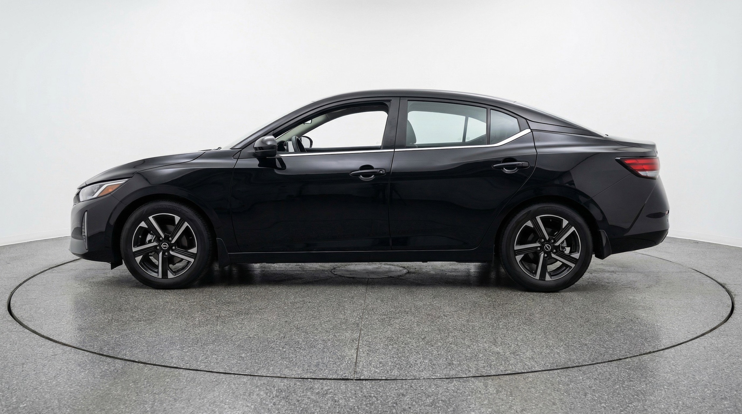 Thumbnail: 2025 Nissan Sentra - 5