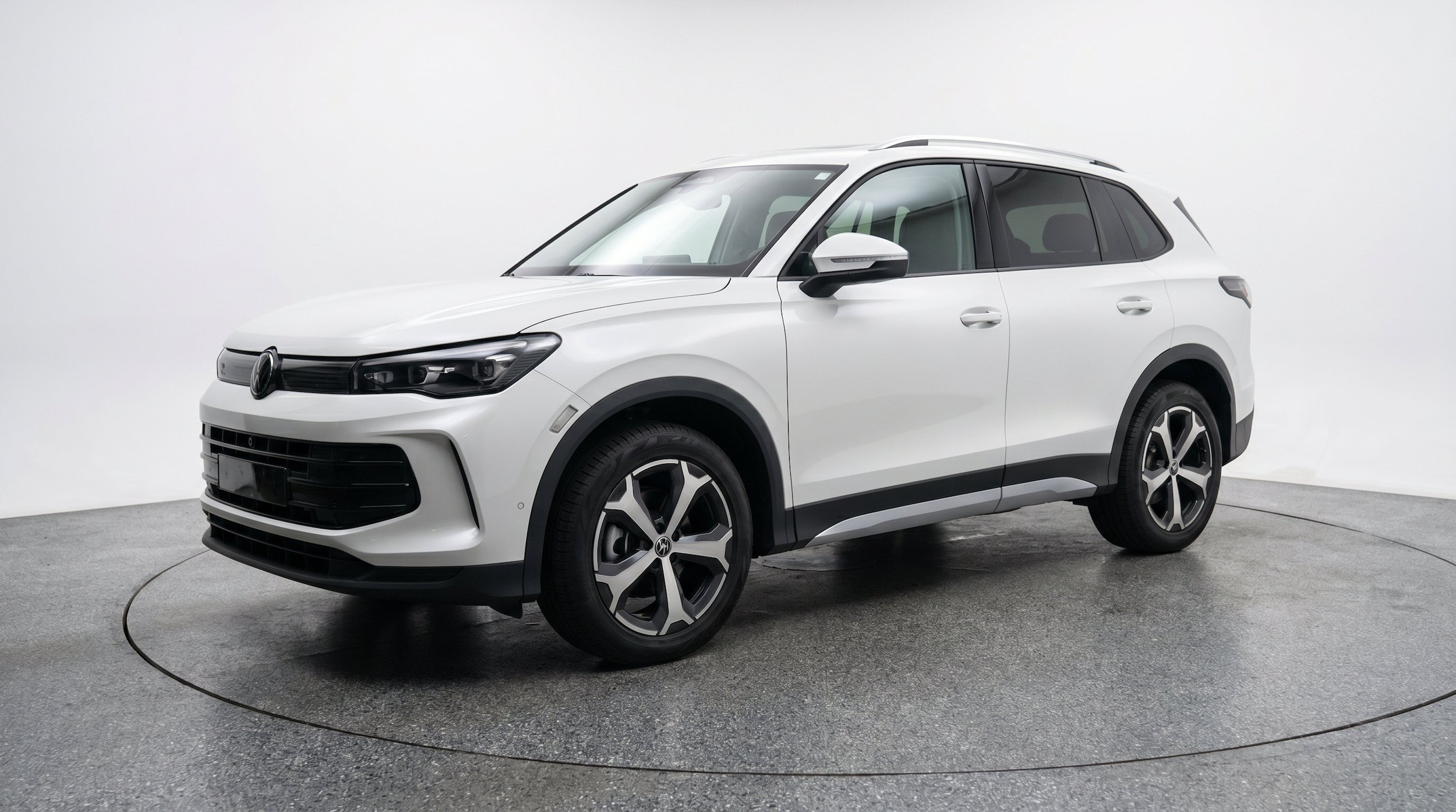 Thumbnail: 2026 Volkswagen Tiguan - 3