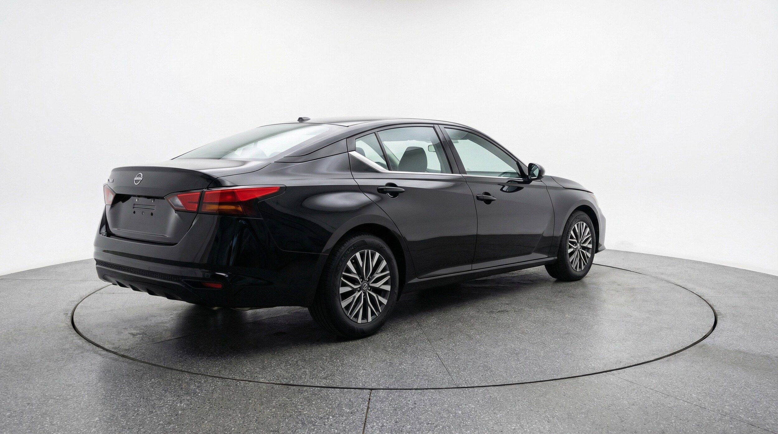 Thumbnail: 2025 Nissan Altima - 9