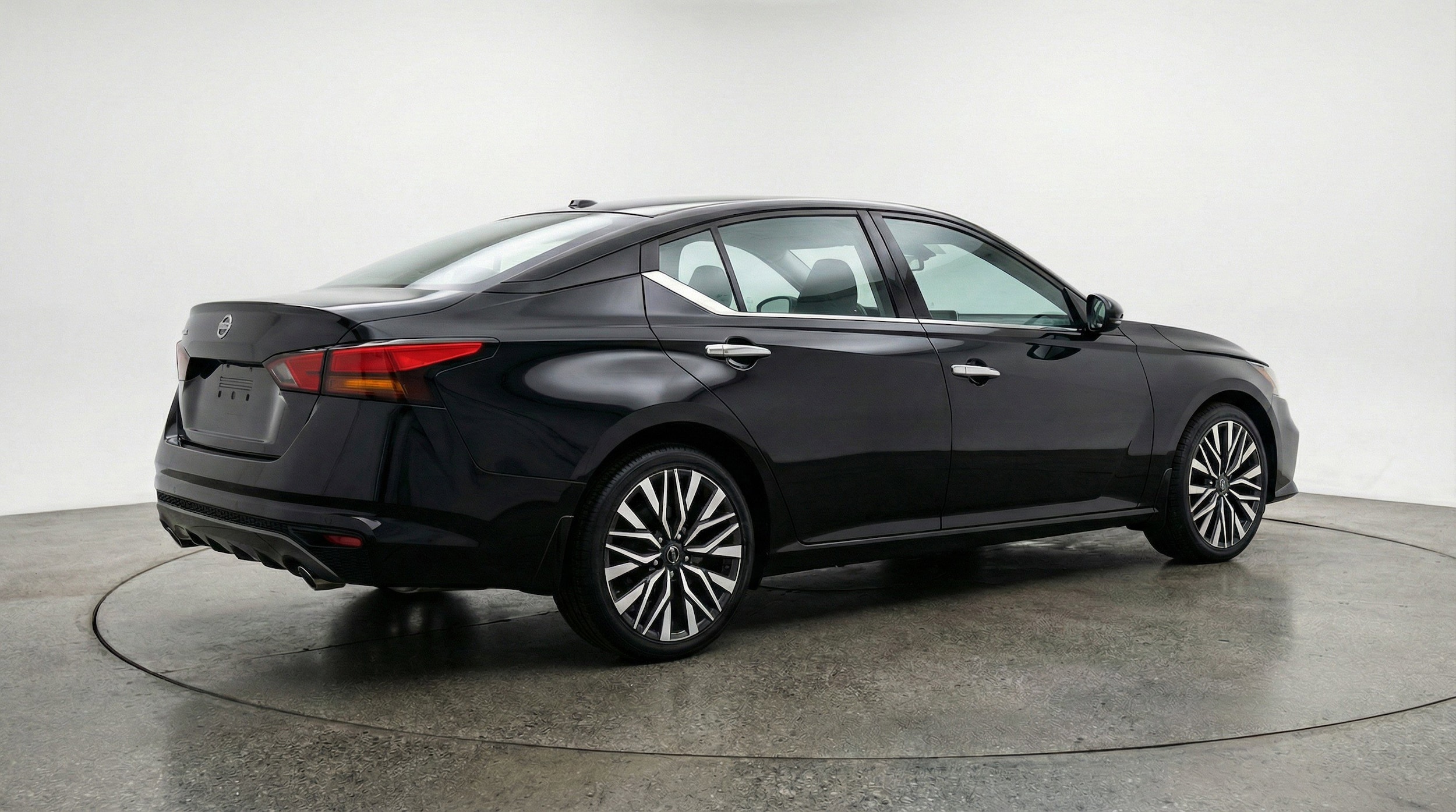 Thumbnail: 2025 Nissan Altima - 9