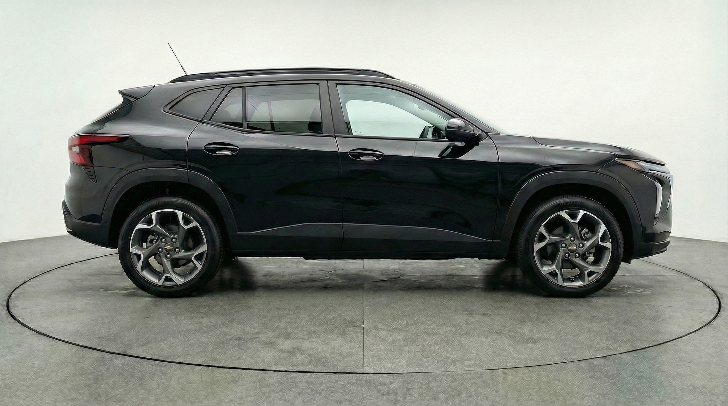 Thumbnail: 2025 Chevrolet Trax - 8