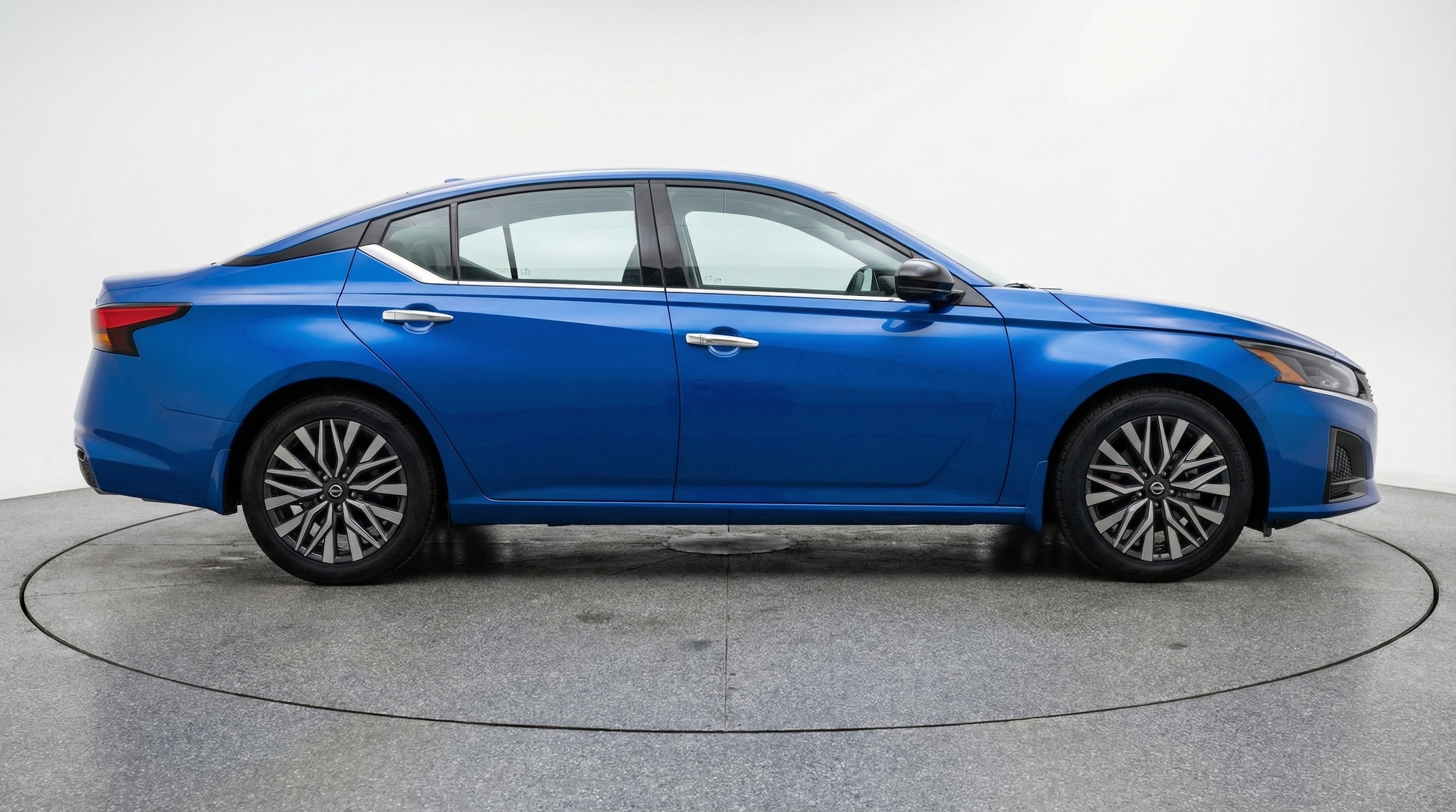 Thumbnail: 2025 Nissan Altima - 8