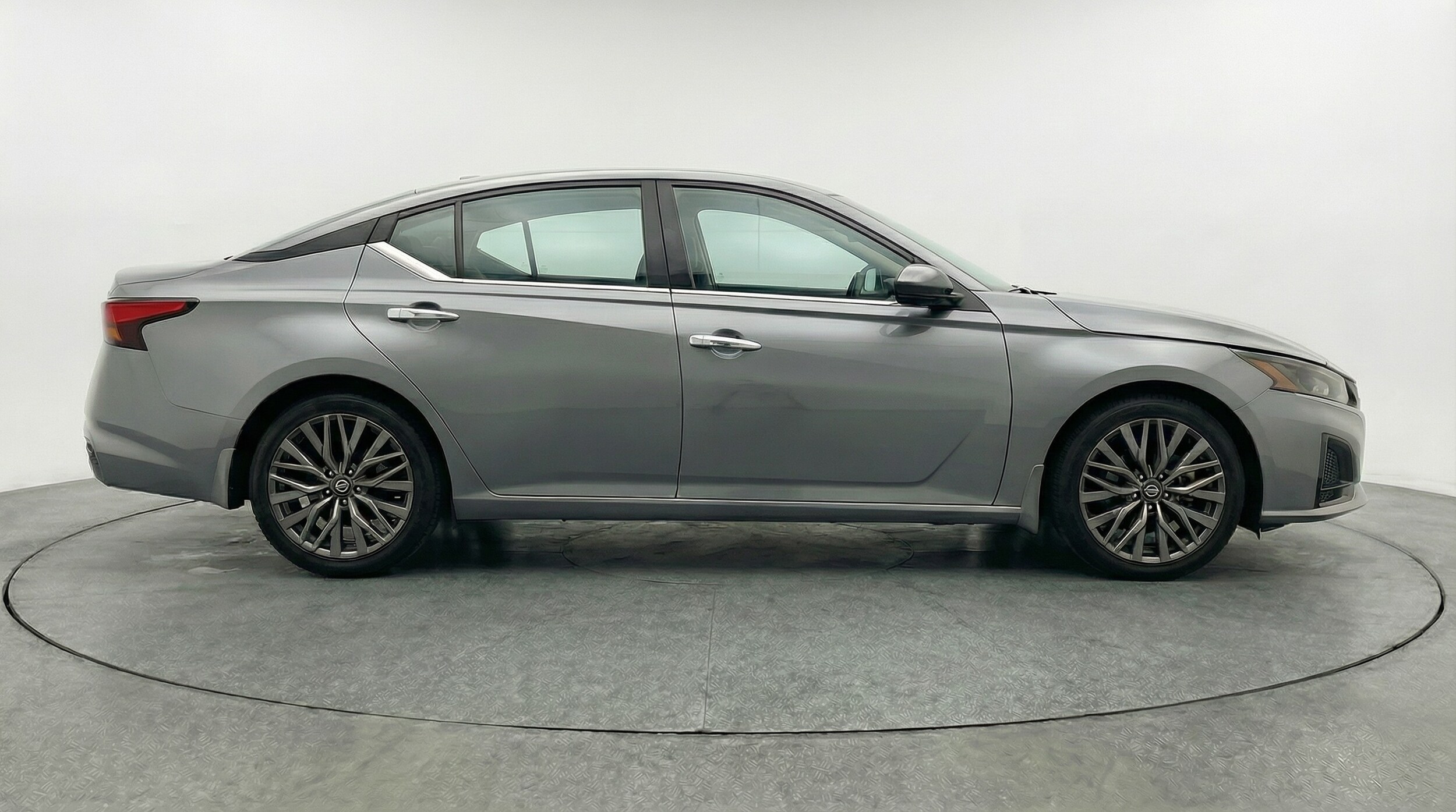 Thumbnail: 2025 Nissan Altima - 8