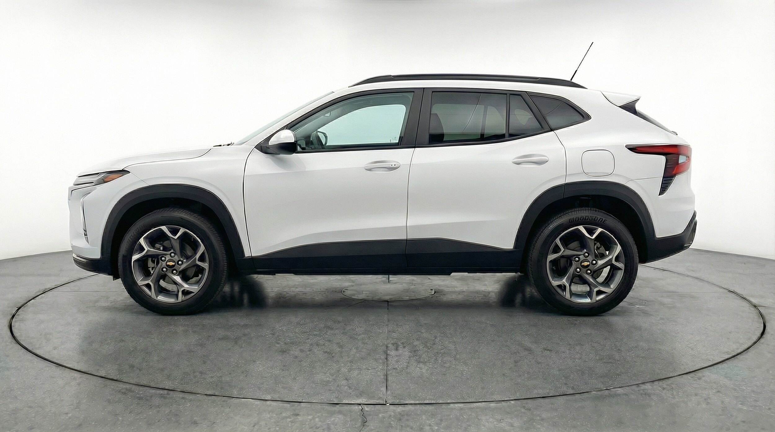 Thumbnail: 2025 Chevrolet Trax - 4