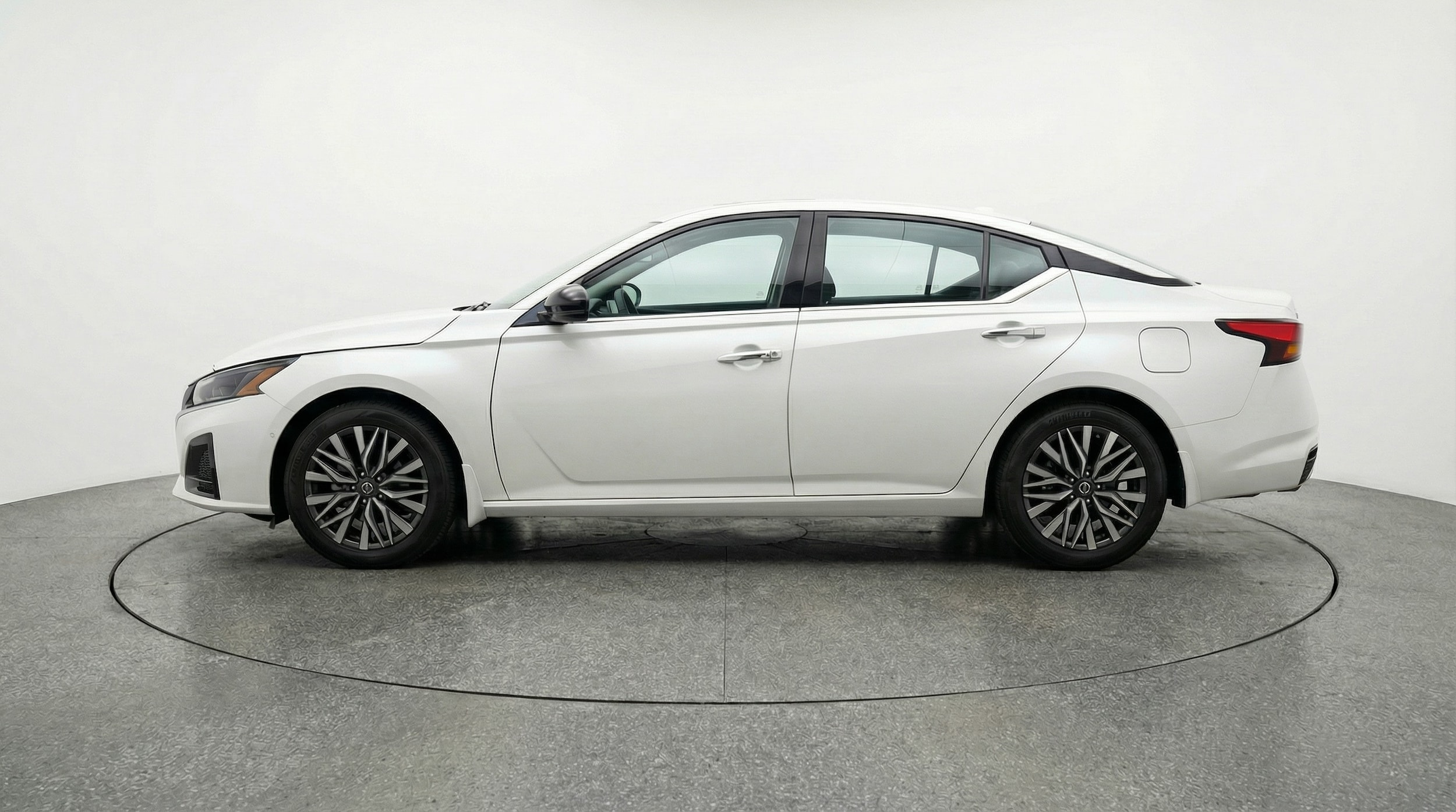 Thumbnail: 2025 Nissan Altima - 4