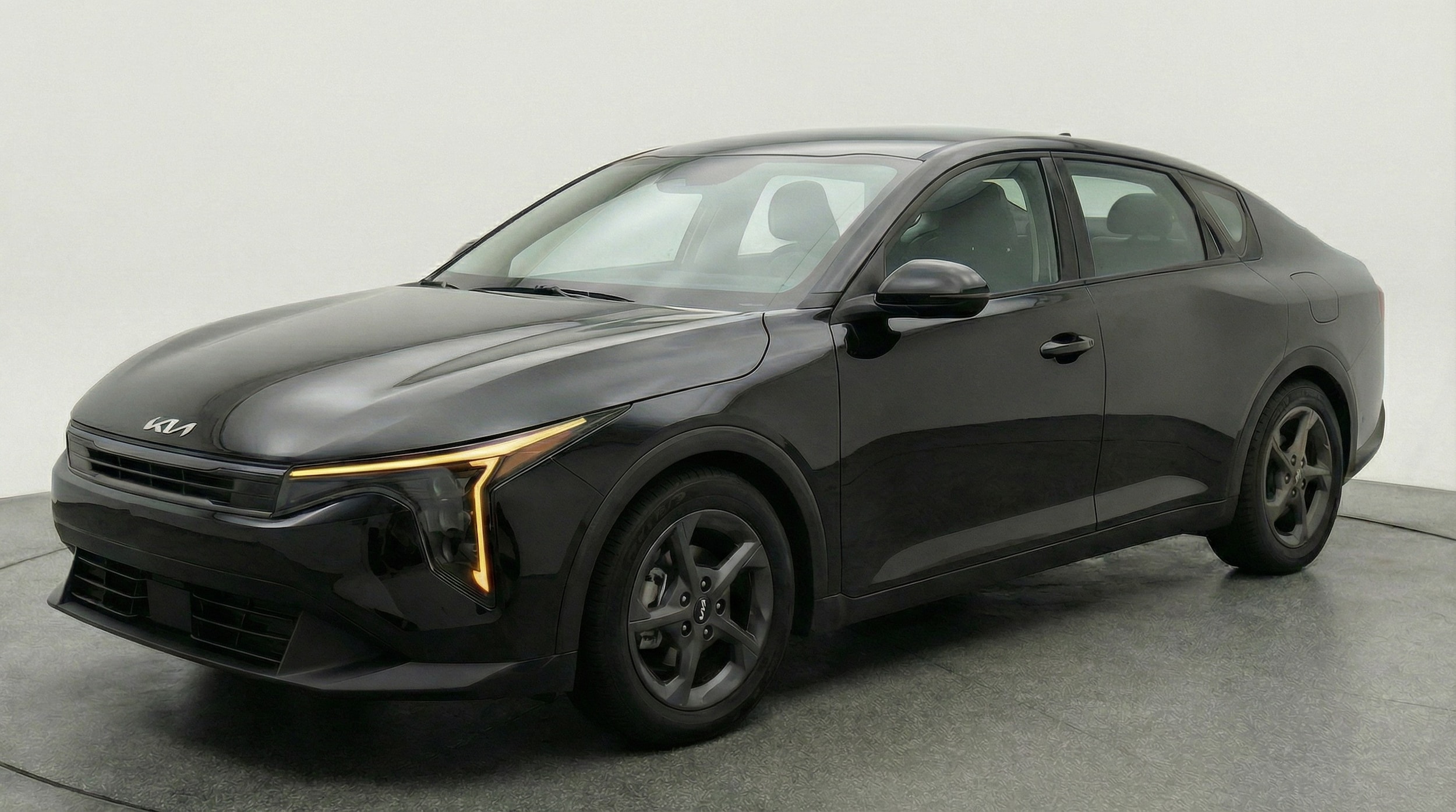 Thumbnail: 2025 Kia K4 - 3