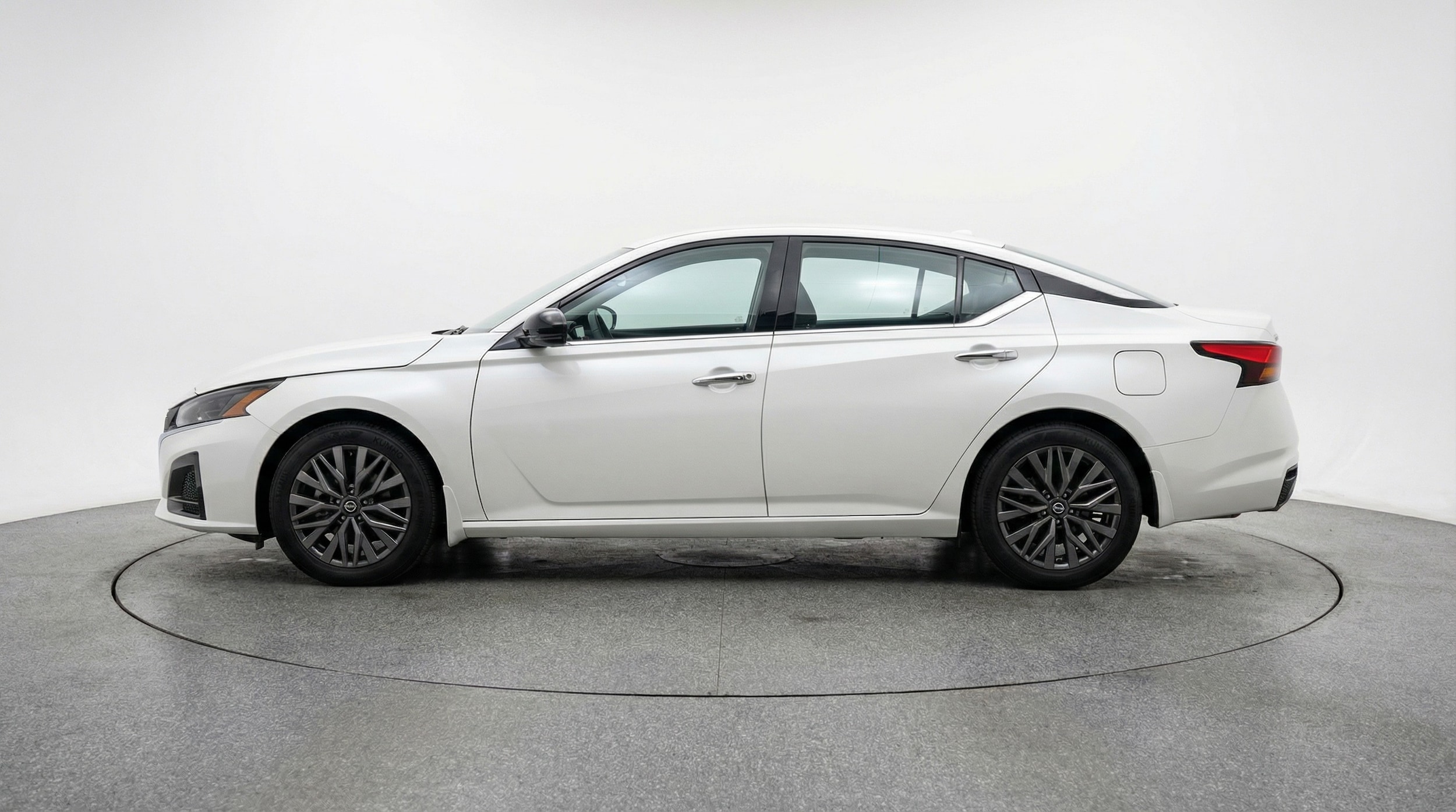 Thumbnail: 2025 Nissan Altima - 4