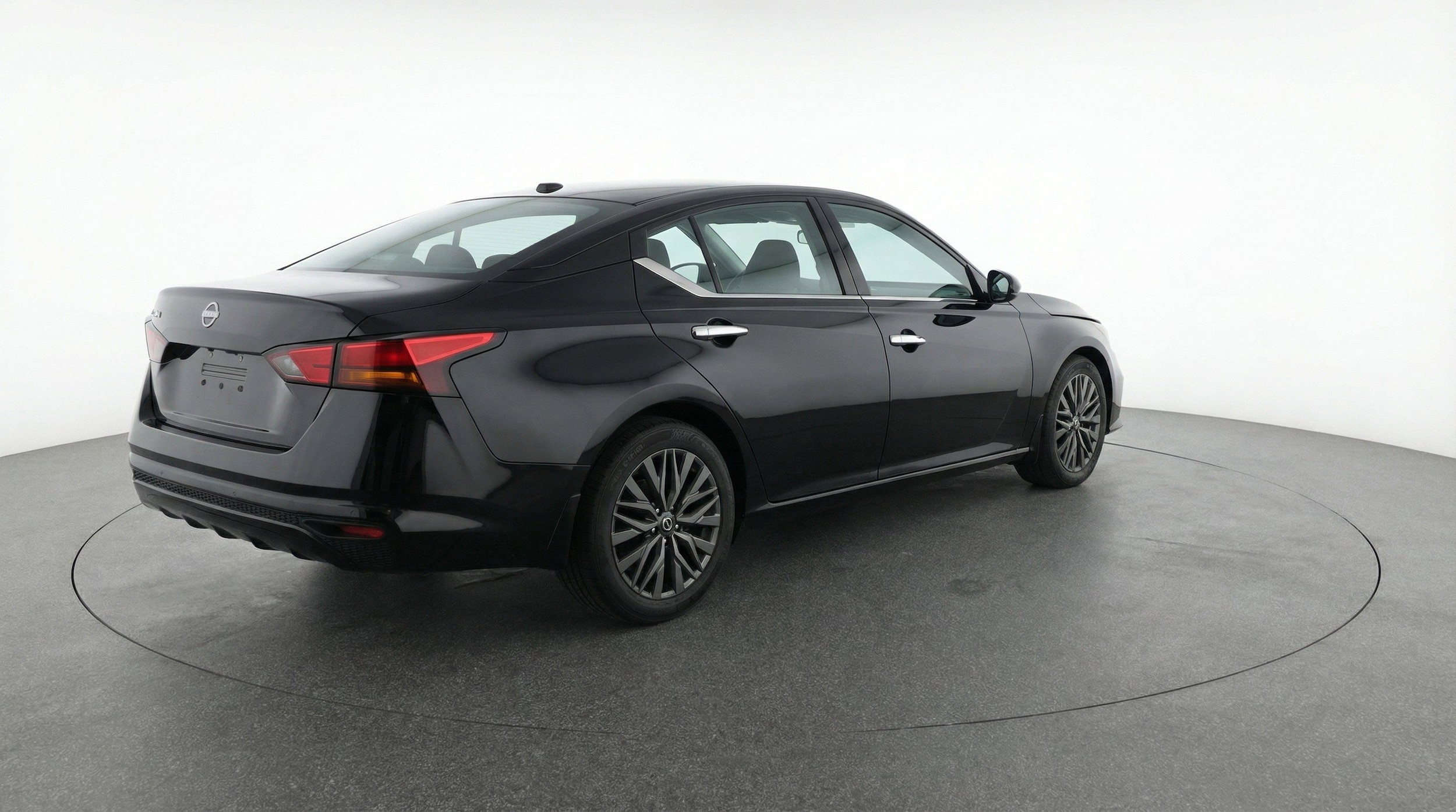 Thumbnail: 2025 Nissan Altima - 9