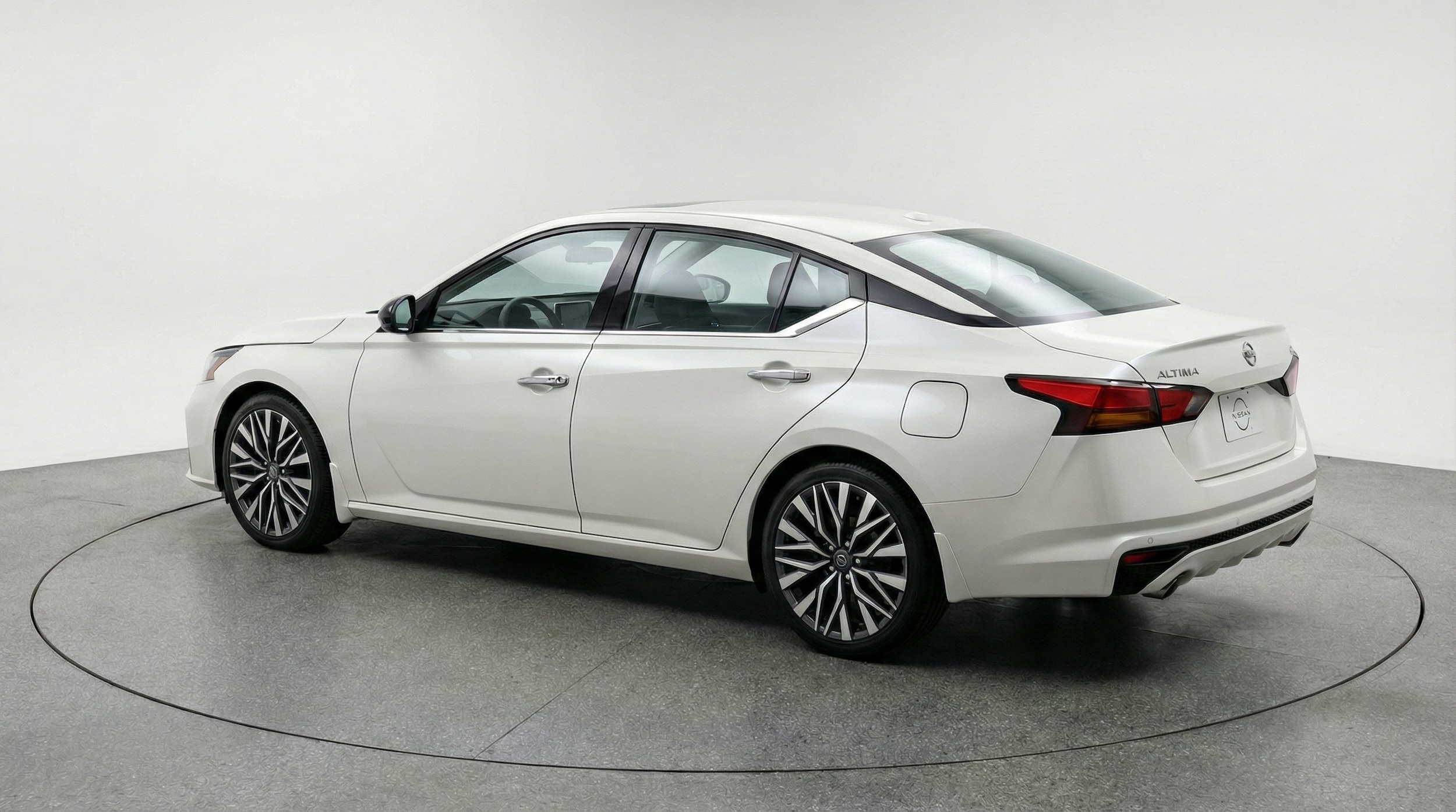 Thumbnail: 2025 Nissan Altima - 5