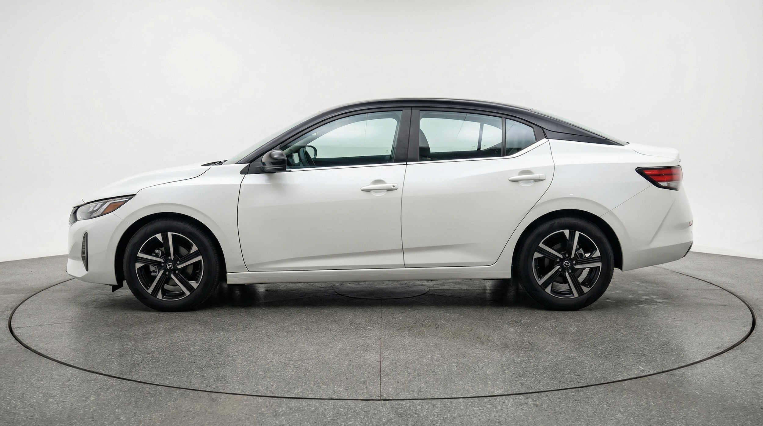 Thumbnail: 2025 Nissan Sentra - 4