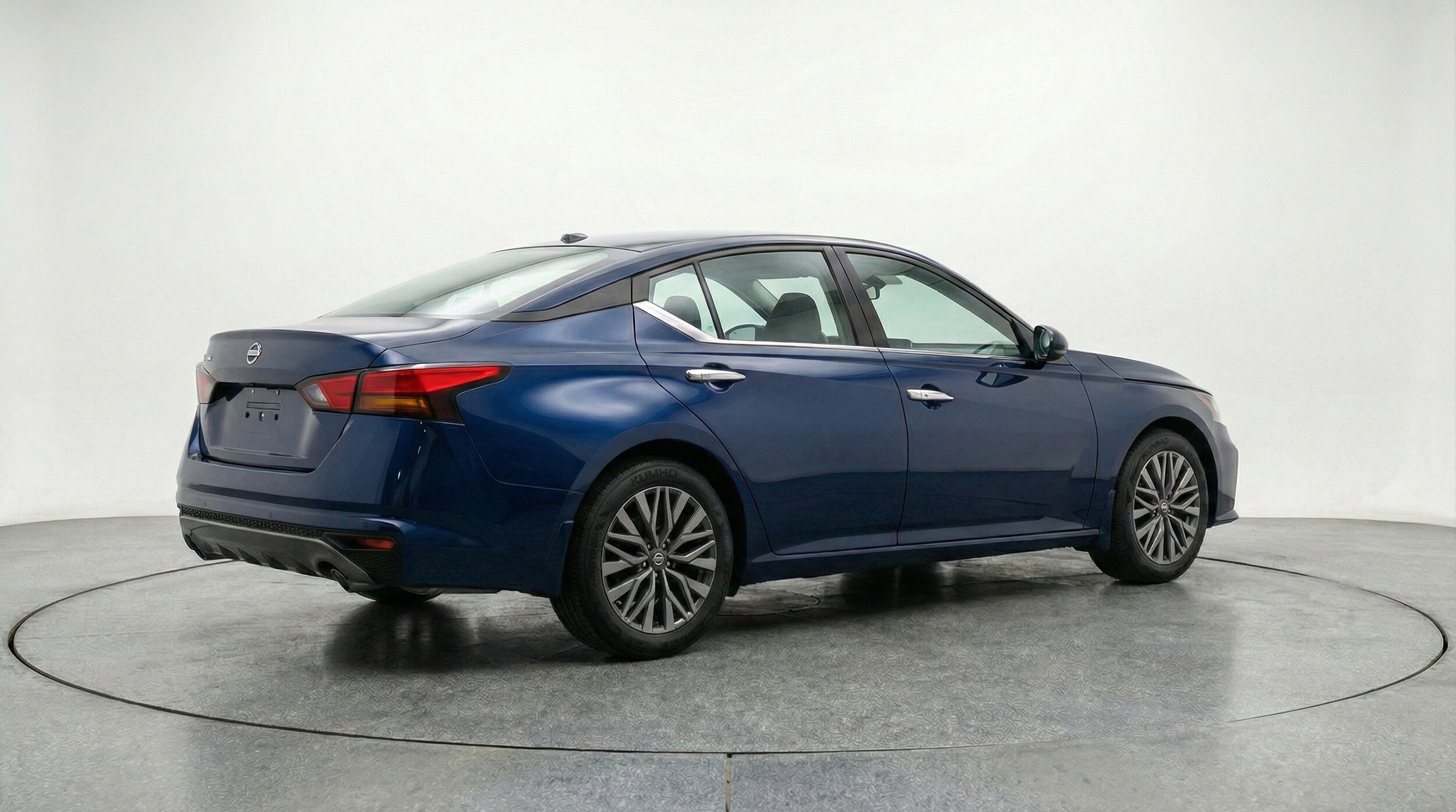 Thumbnail: 2025 Nissan Altima - 9