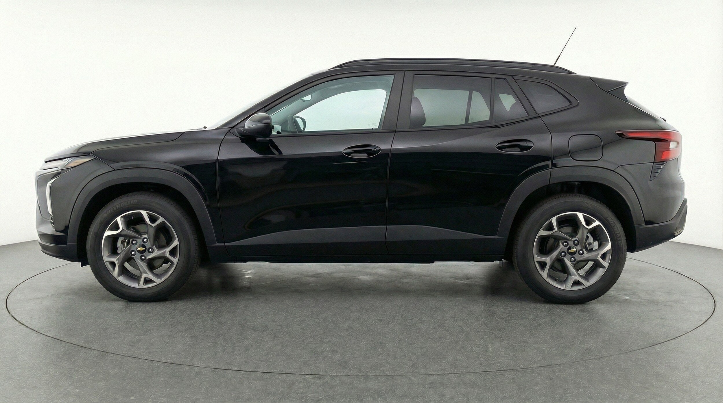 Thumbnail: 2025 Chevrolet Trax - 5