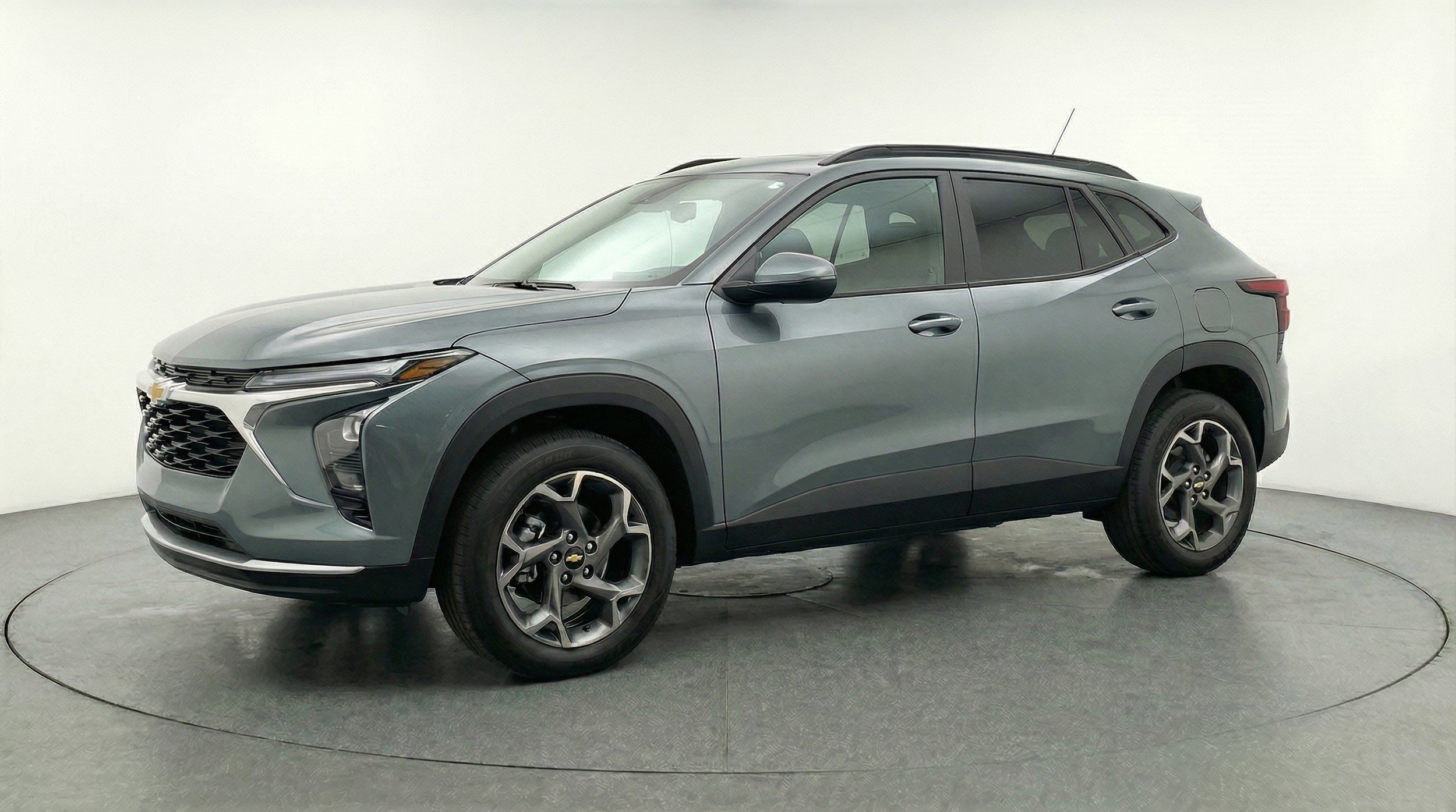 Thumbnail: 2025 Chevrolet Trax - 3