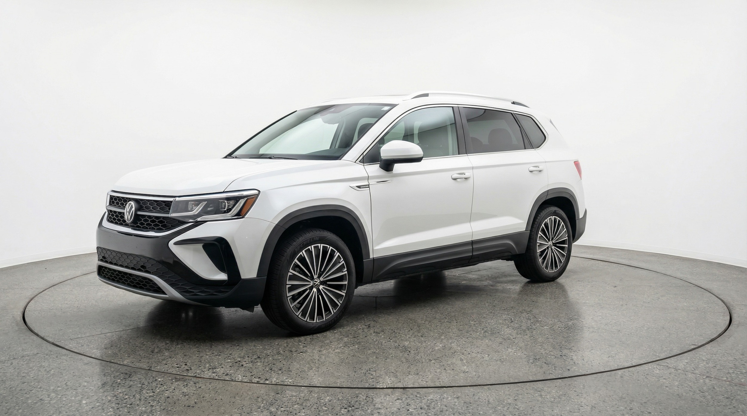 Thumbnail: 2025 Volkswagen Taos - 3