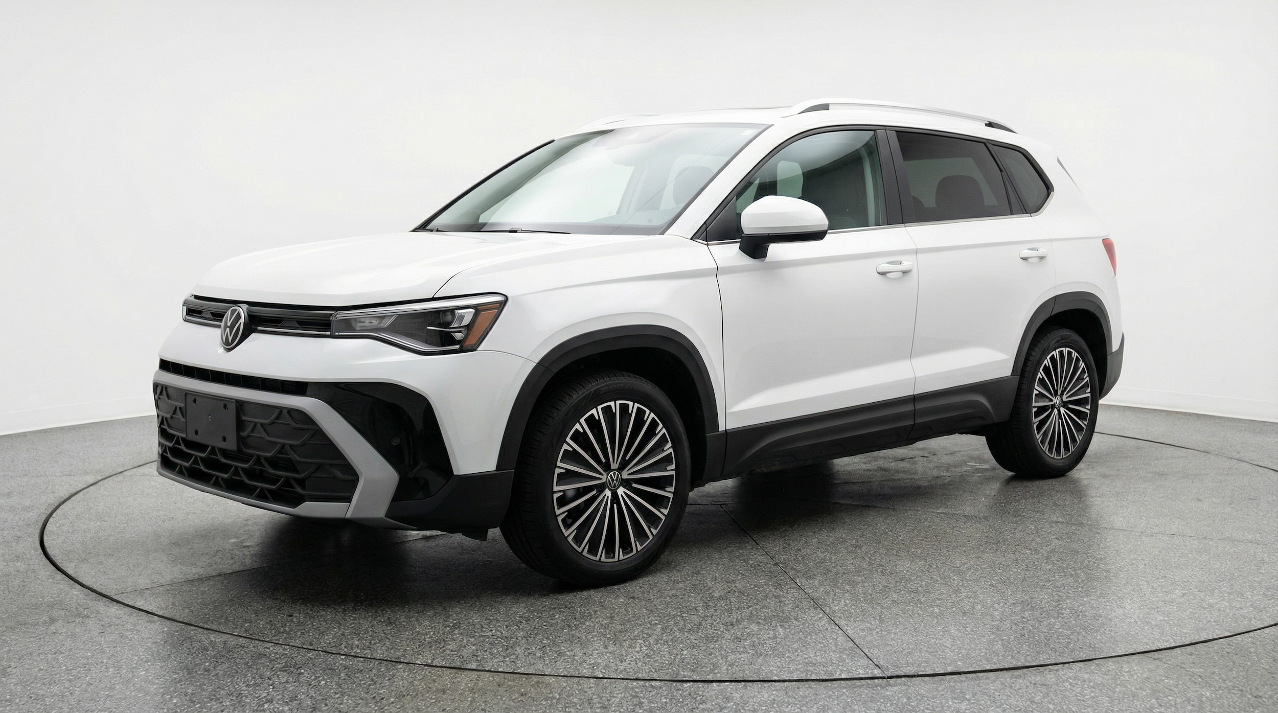 Thumbnail: 2025 Volkswagen Taos - 3