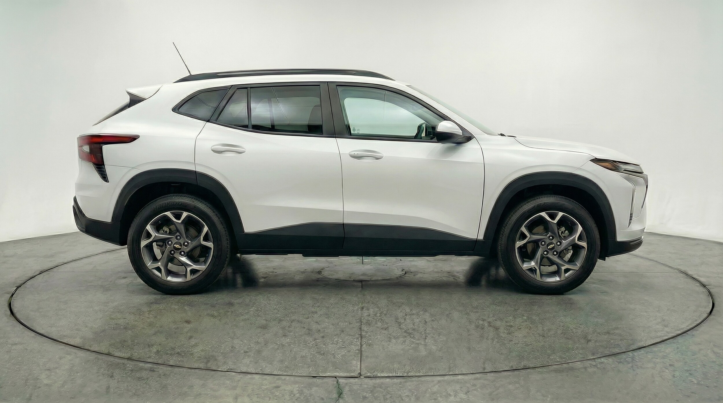 Thumbnail: 2025 Chevrolet Trax - 8