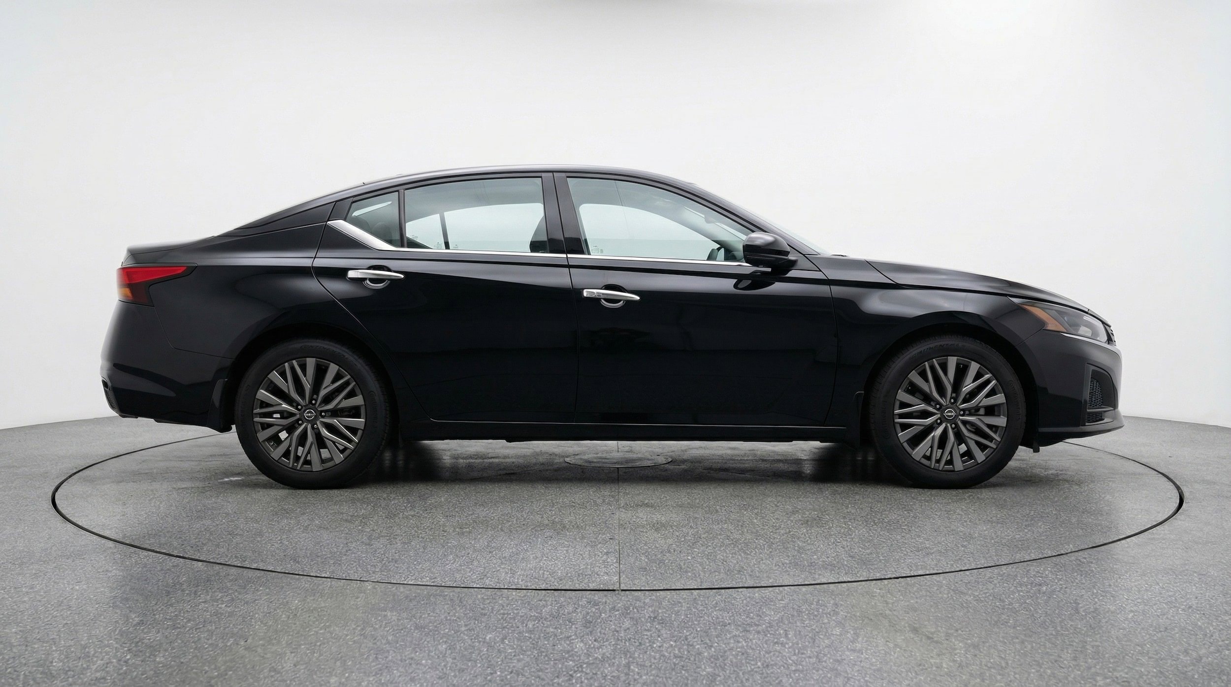 Thumbnail: 2025 Nissan Altima - 8