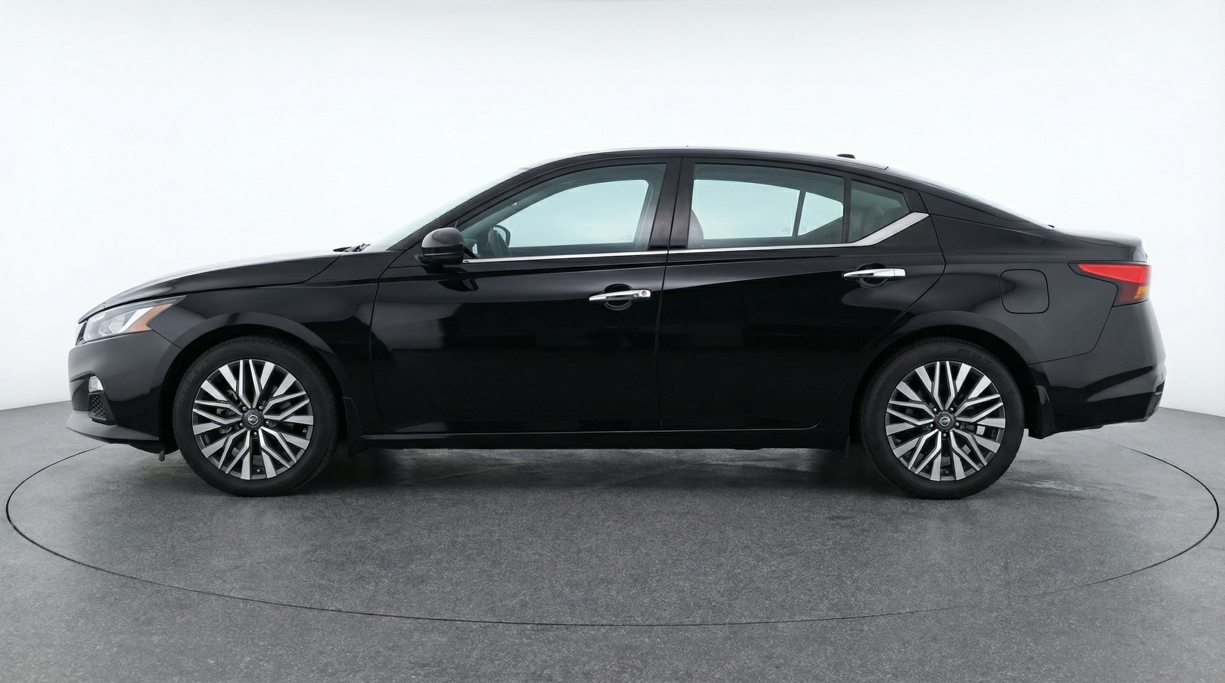 Thumbnail: 2025 Nissan Altima - 4