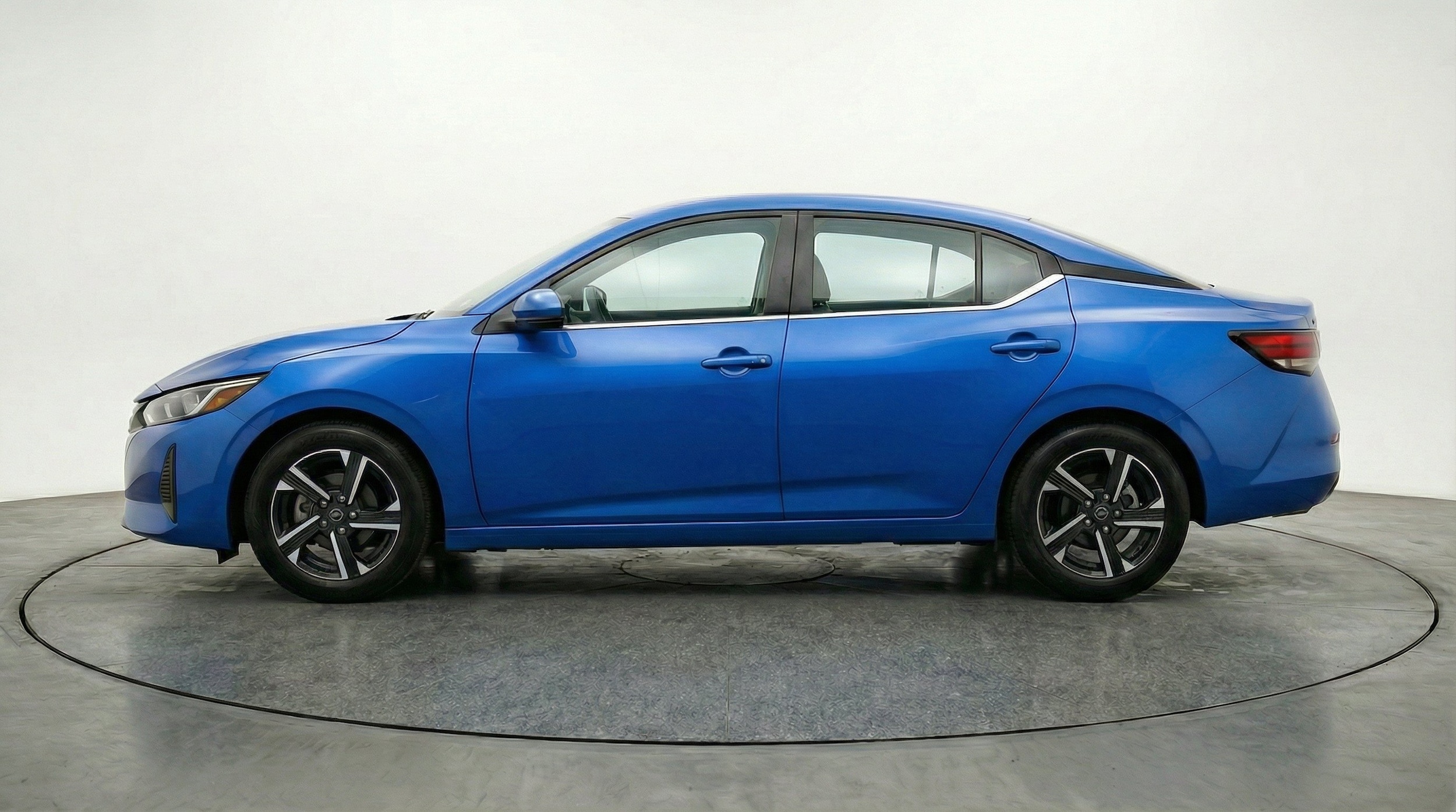 Thumbnail: 2025 Nissan Sentra - 5