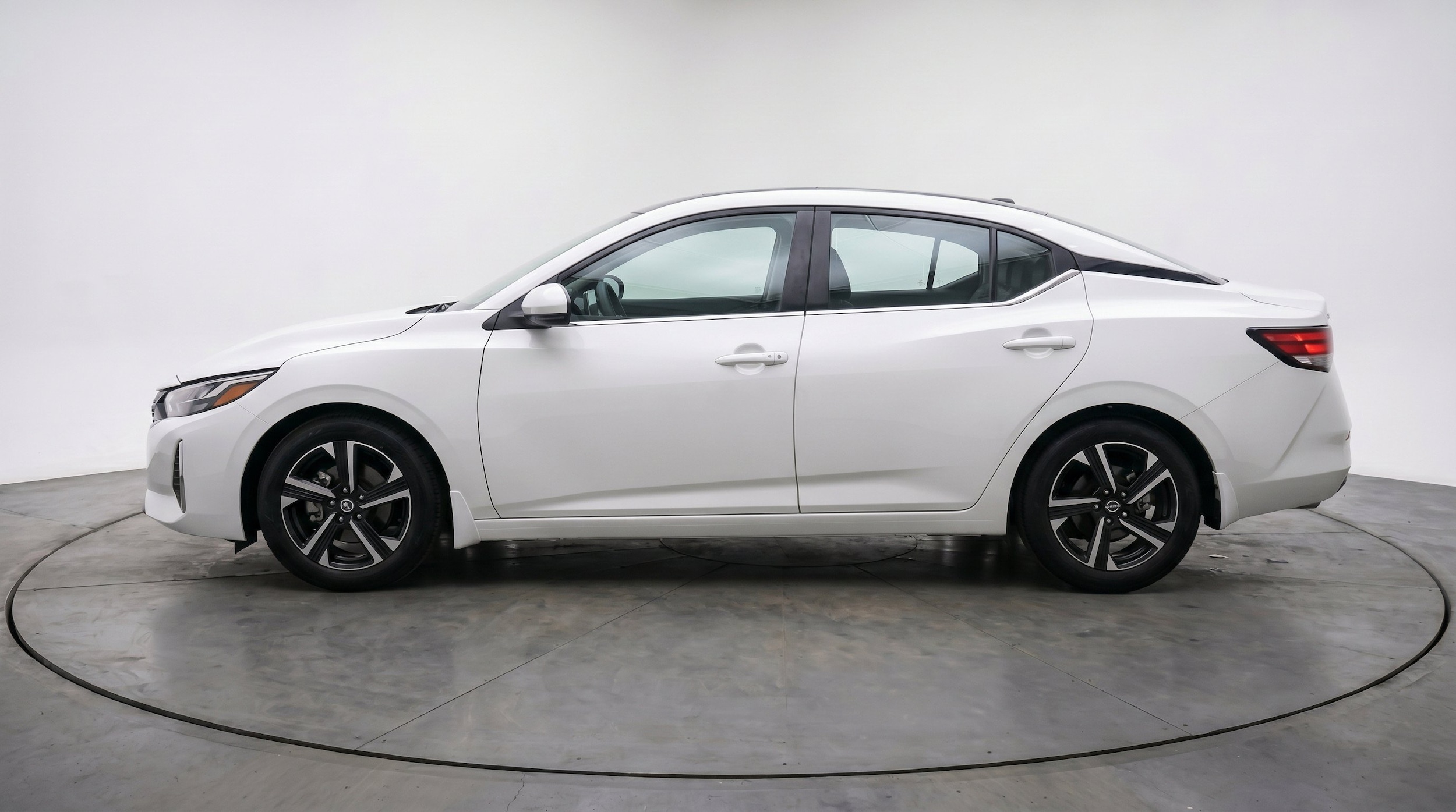 Thumbnail: 2025 Nissan Sentra - 5