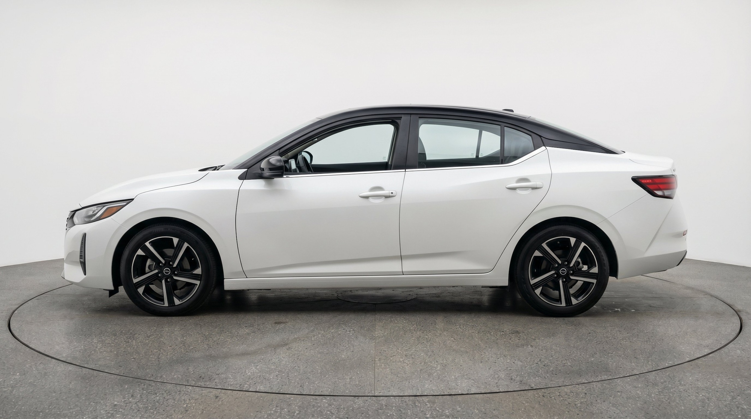 Thumbnail: 2025 Nissan Sentra - 5