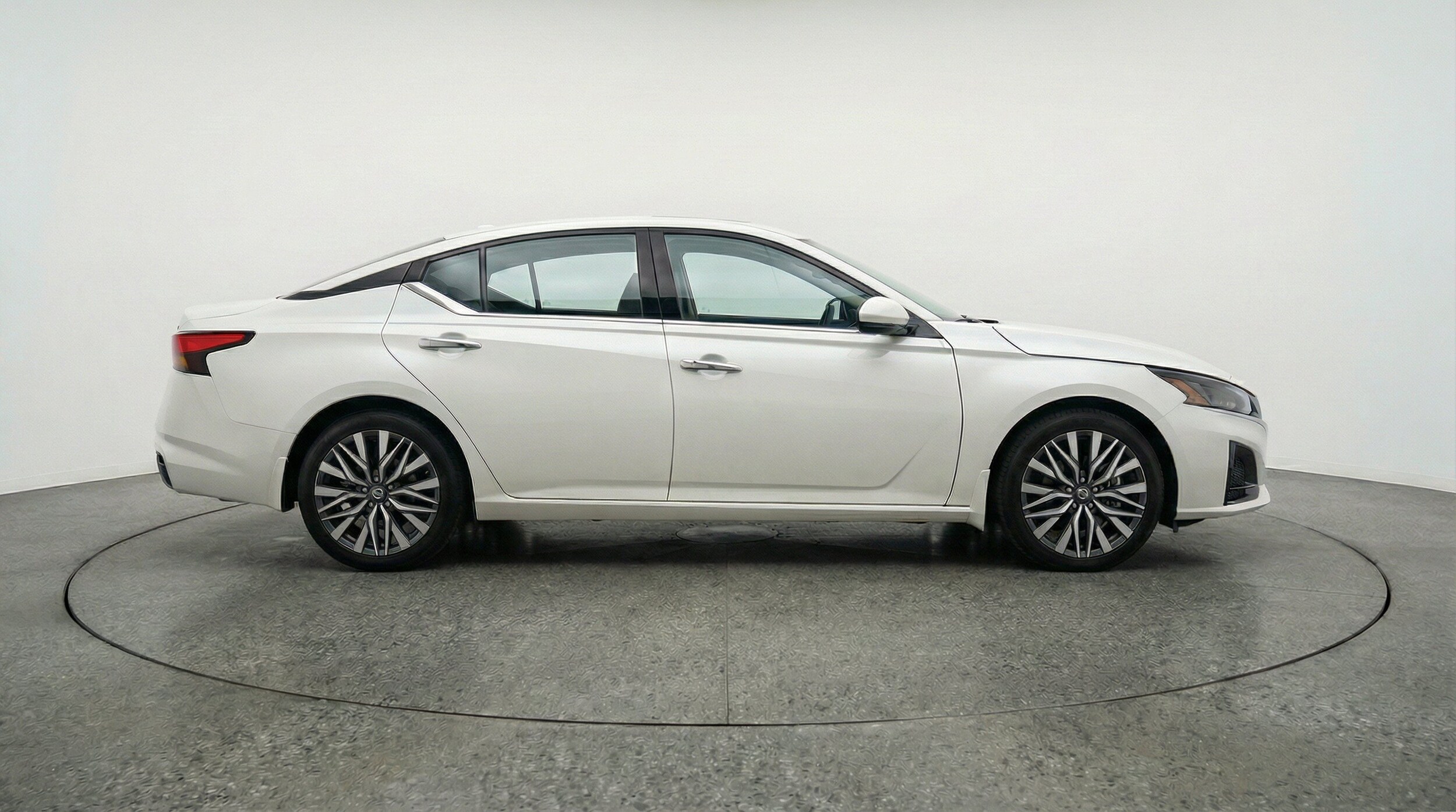 Thumbnail: 2025 Nissan Altima - 11