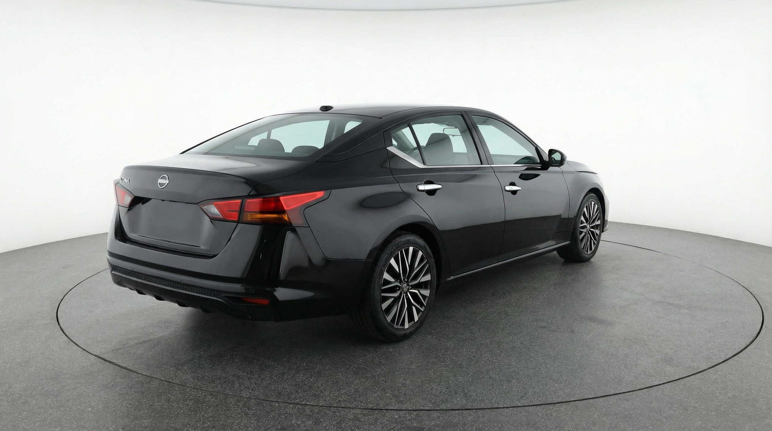 Thumbnail: 2025 Nissan Altima - 9